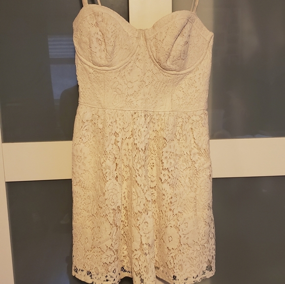 Abercrombie & Fitch Lace Dress - Picture 2 of 2